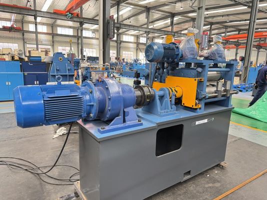 เครื่องทำท่อเหล็กมาตรฐาน ASTM เครื่องเชื่อมความถี่สูงความเร็วสูง